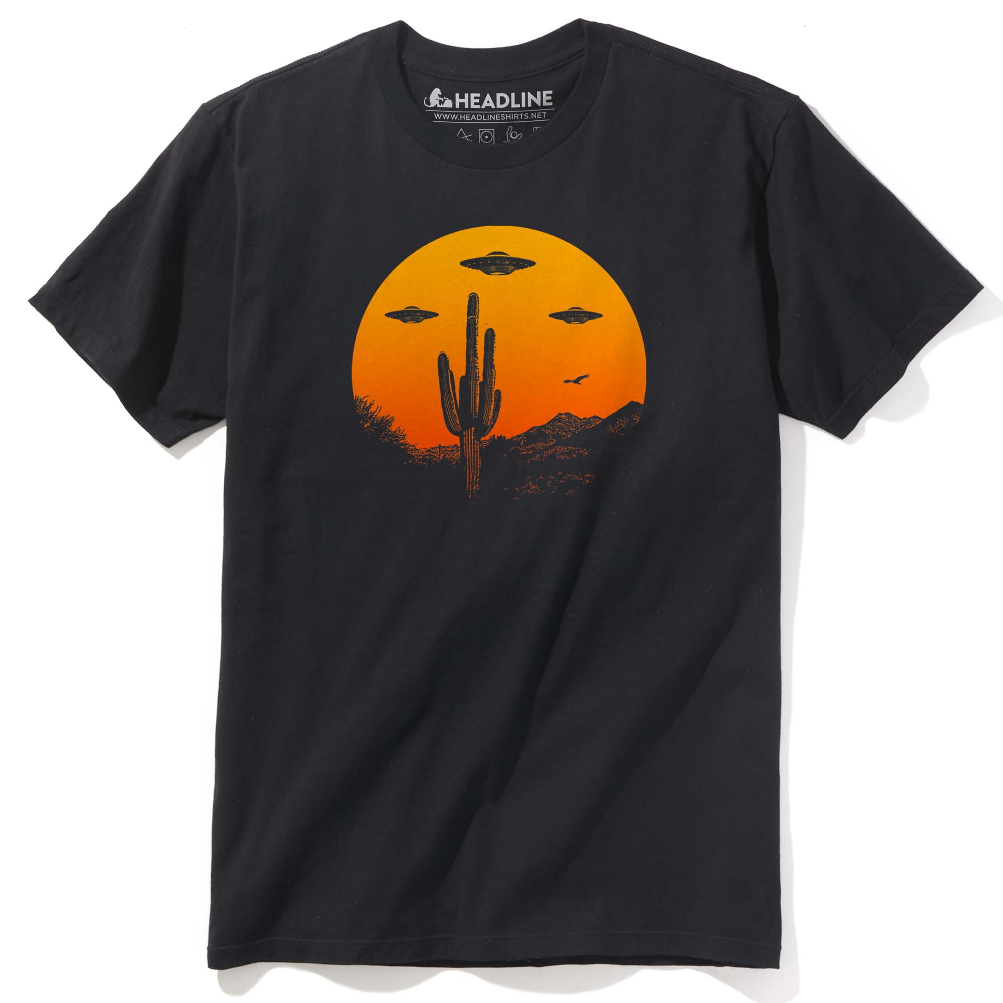 Men's Ufo Country Designer Graphic T-Shirt | Vintage Artsy Alien Desert Cactus Tee | Solid Threads